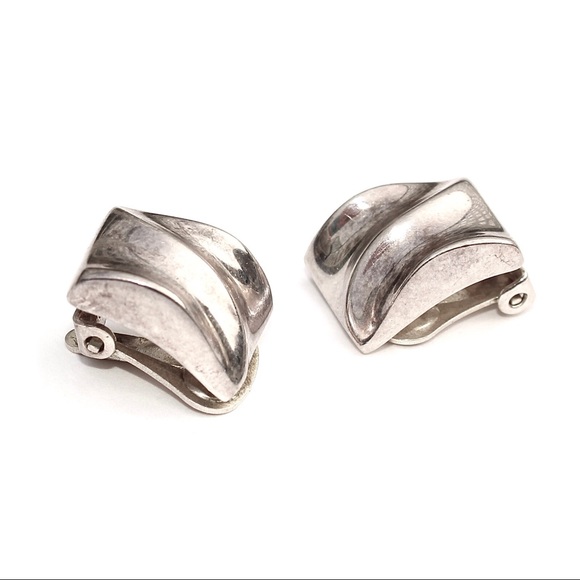 Vintage Sterling Silver Clip On Earrings Modernist Style Grooved Rectangle Block - Picture 2 of 4